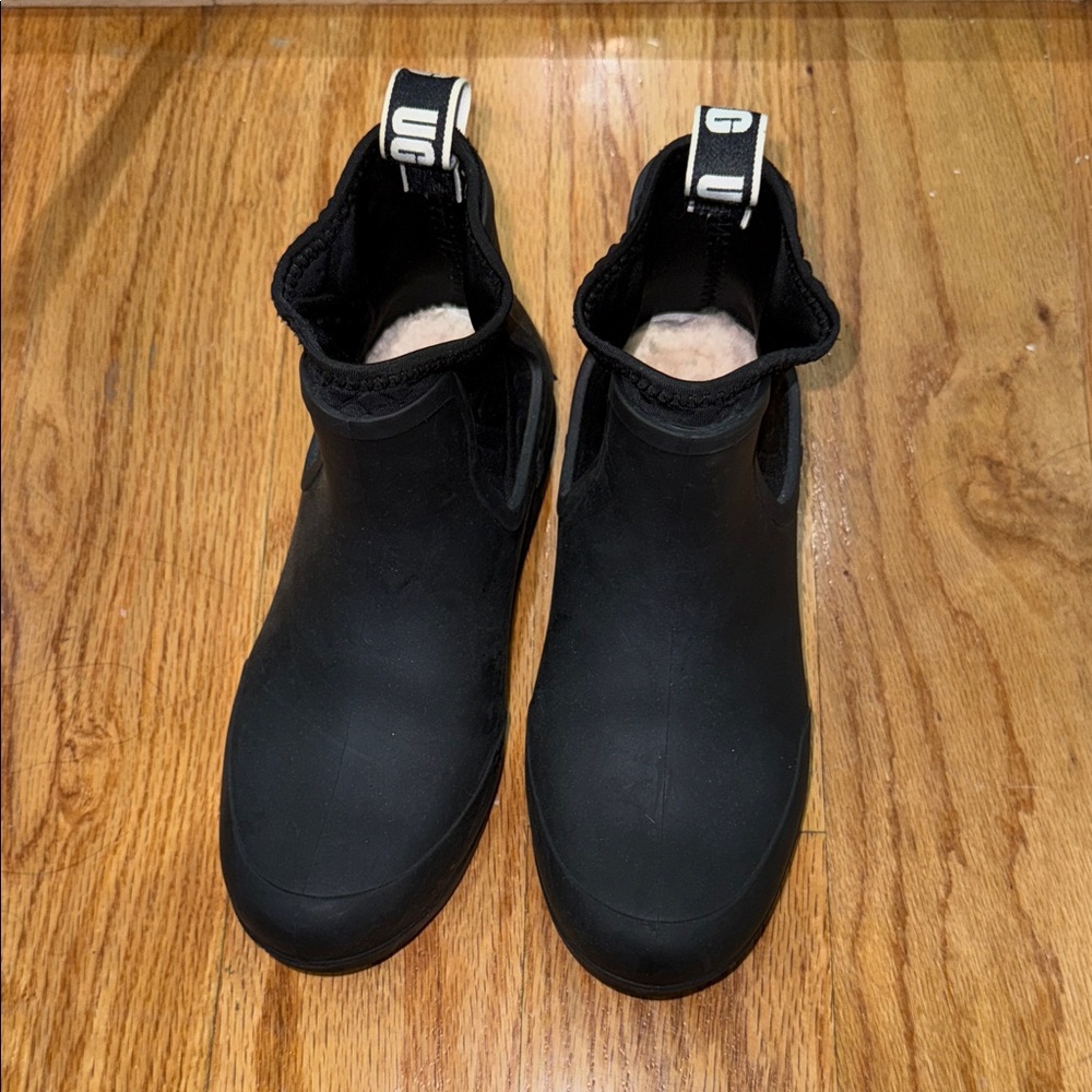 UGG Black Ankle Boots with Logo Pull Tab